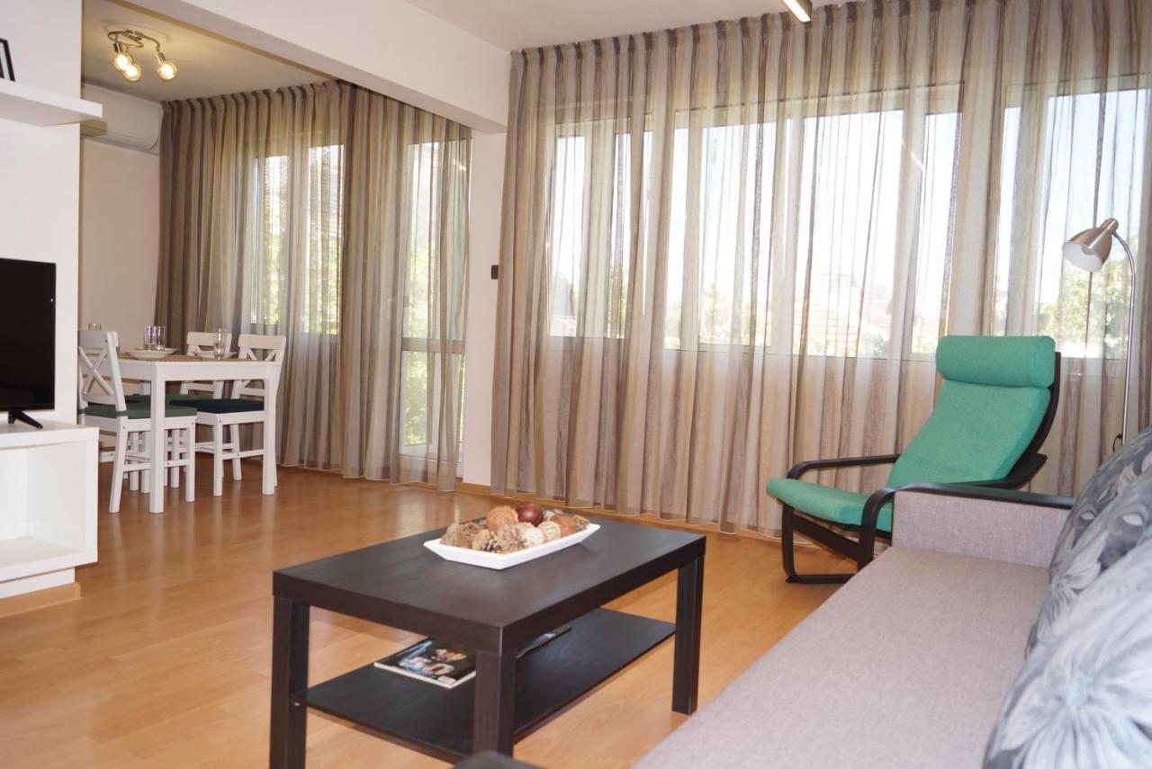 Spacious 2Bdr - Free Parking - Walk Everywhere - 300 Mbps Wifi Варна Екстериор снимка