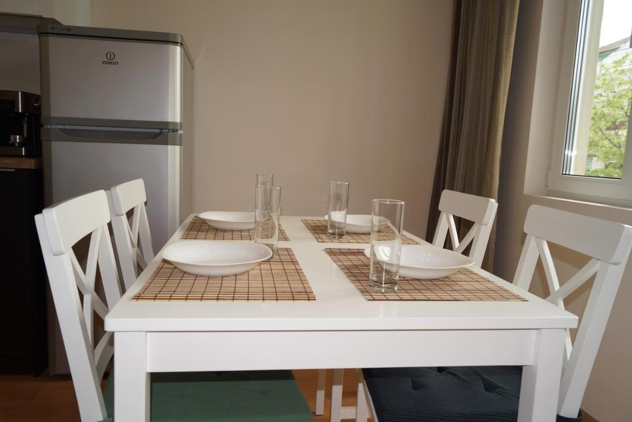 Spacious 2Bdr - Free Parking - Walk Everywhere - 300 Mbps Wifi Варна Екстериор снимка